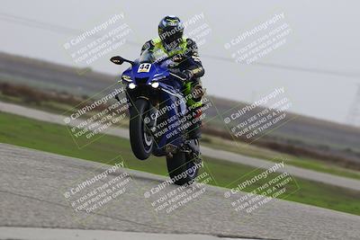 media/Nov-29-2025-TrackDaz (Sat) [[10ae2d9bce]]/B Group/Session 4 (Wheelie Bump)/